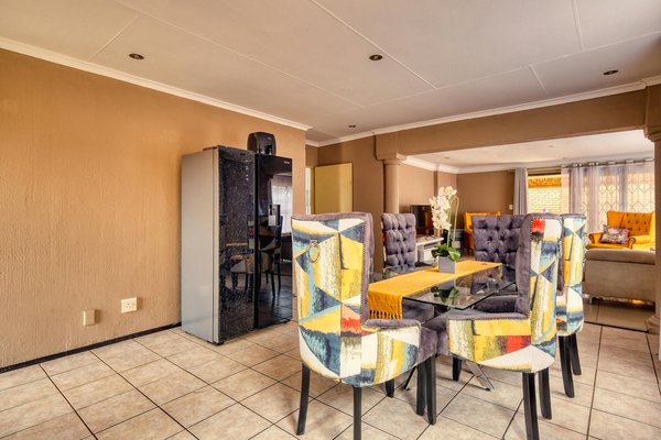 Brise-soleil: smart sunshade solutions for public spaces